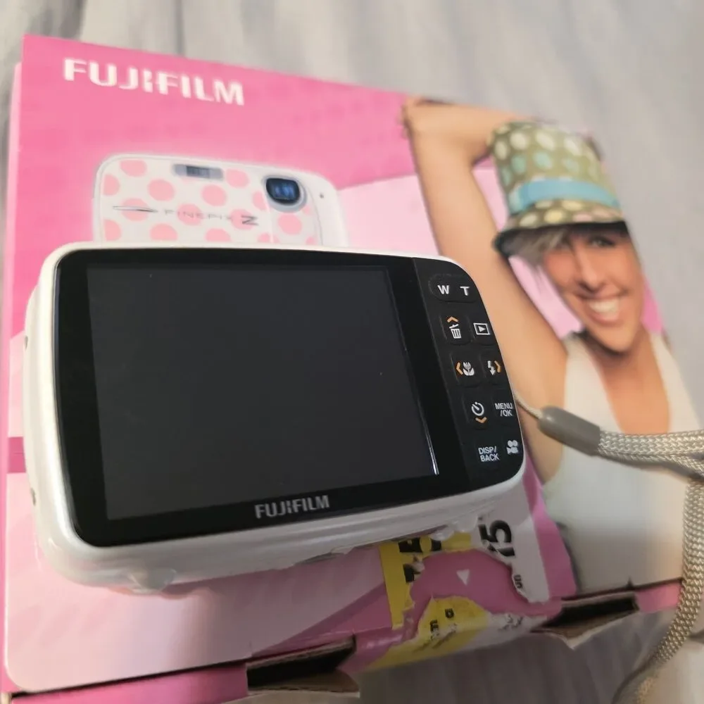 Fujifilm FinePix Z37 Pink Polka Dot Digital Camera 3x Zoom